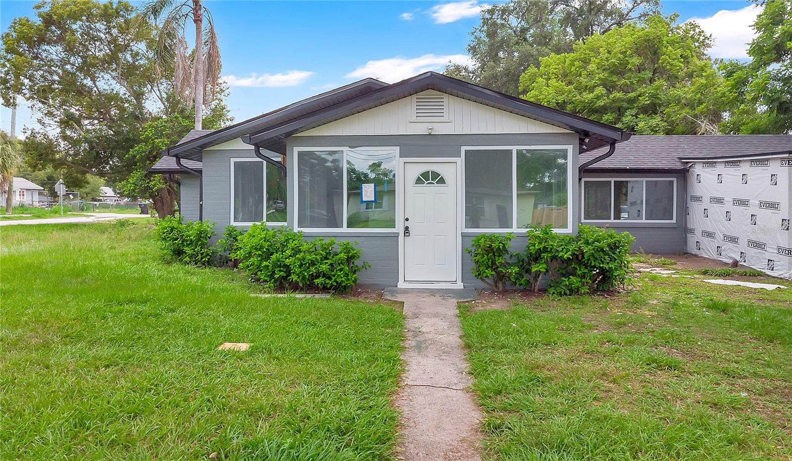Single Family Residence in ORLANDO, FL - Daniel Dourado