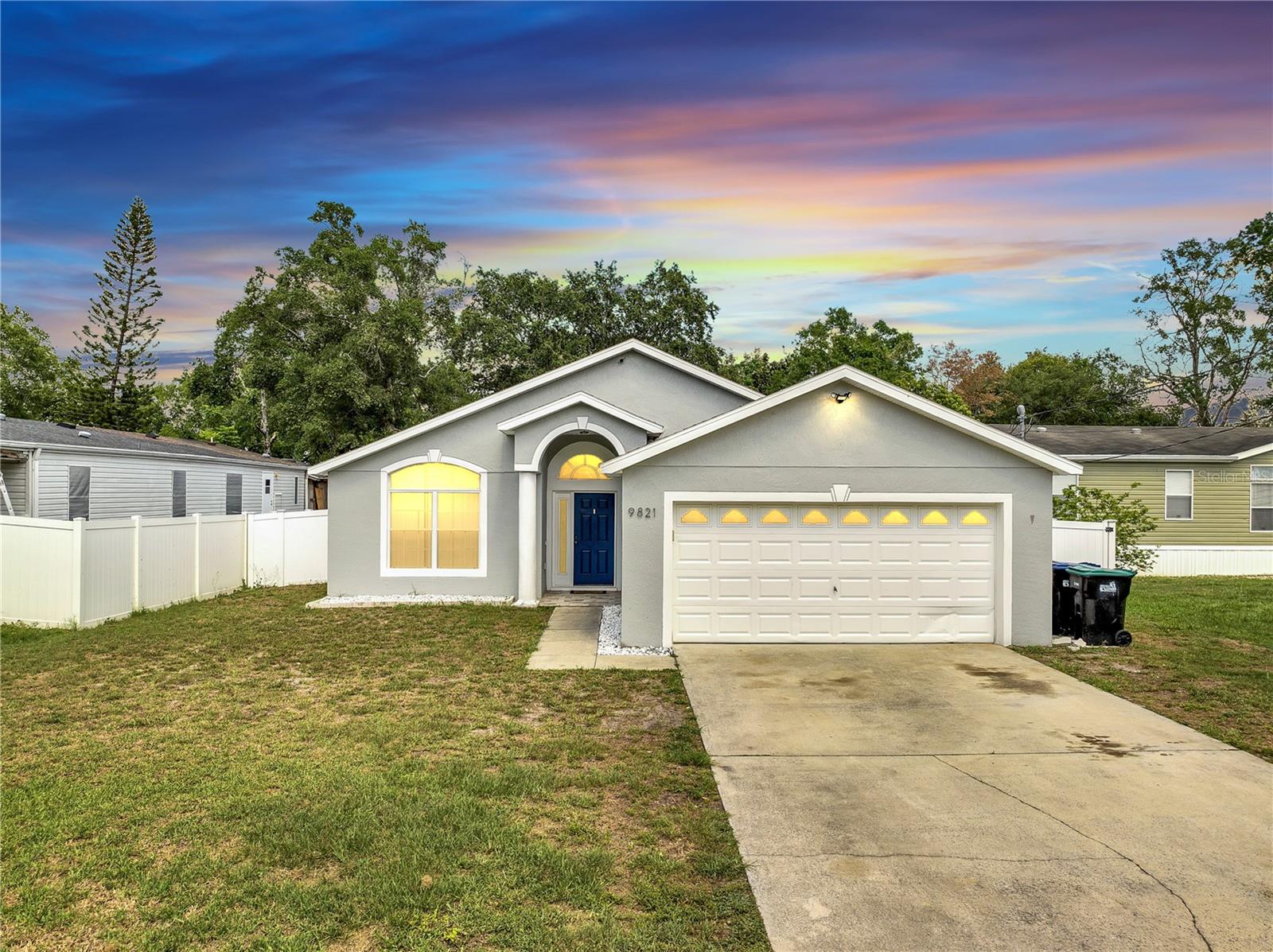Single Family Residence in ORLANDO, FL - Daniel Dourado
