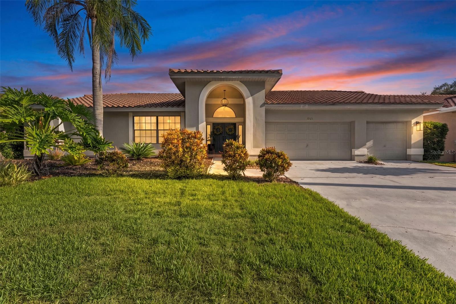 Single Family Residence in PALM HARBOR, FL - Daniel Dourado