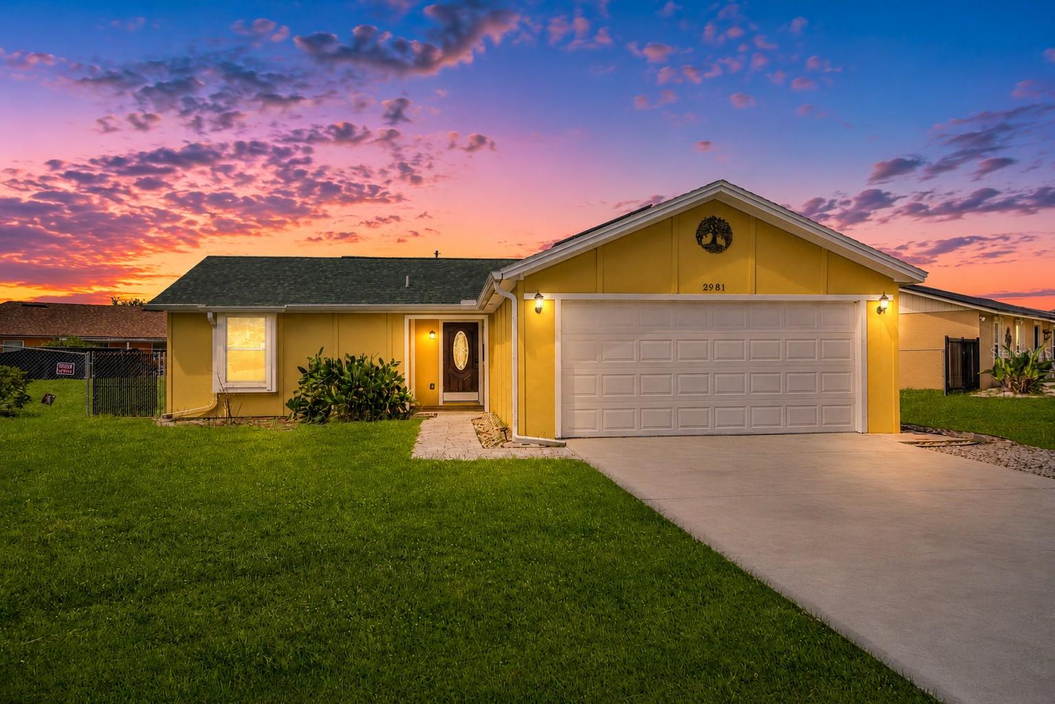 Single Family Residence in DELTONA, FL - Daniel Dourado