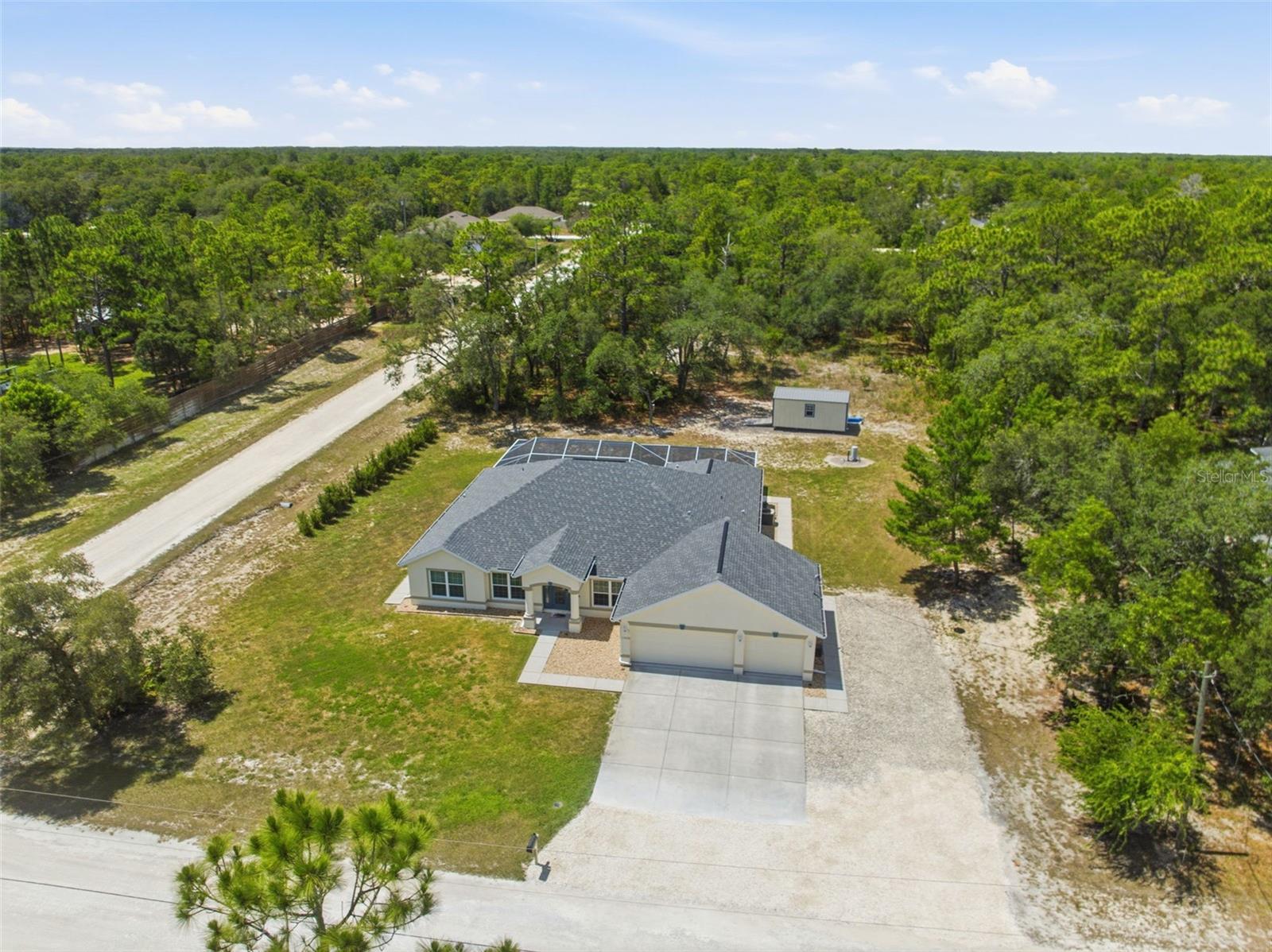 Single Family Residence em WEEKI WACHEE, FL - Daniel Dourado