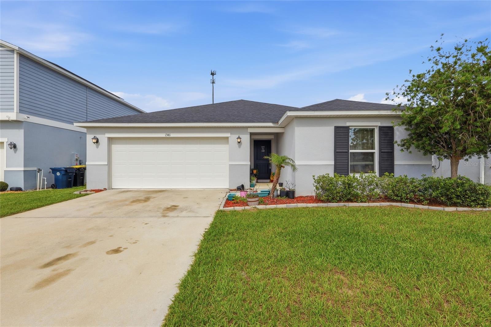 Single Family Residence in AUBURNDALE, FL - Daniel Dourado