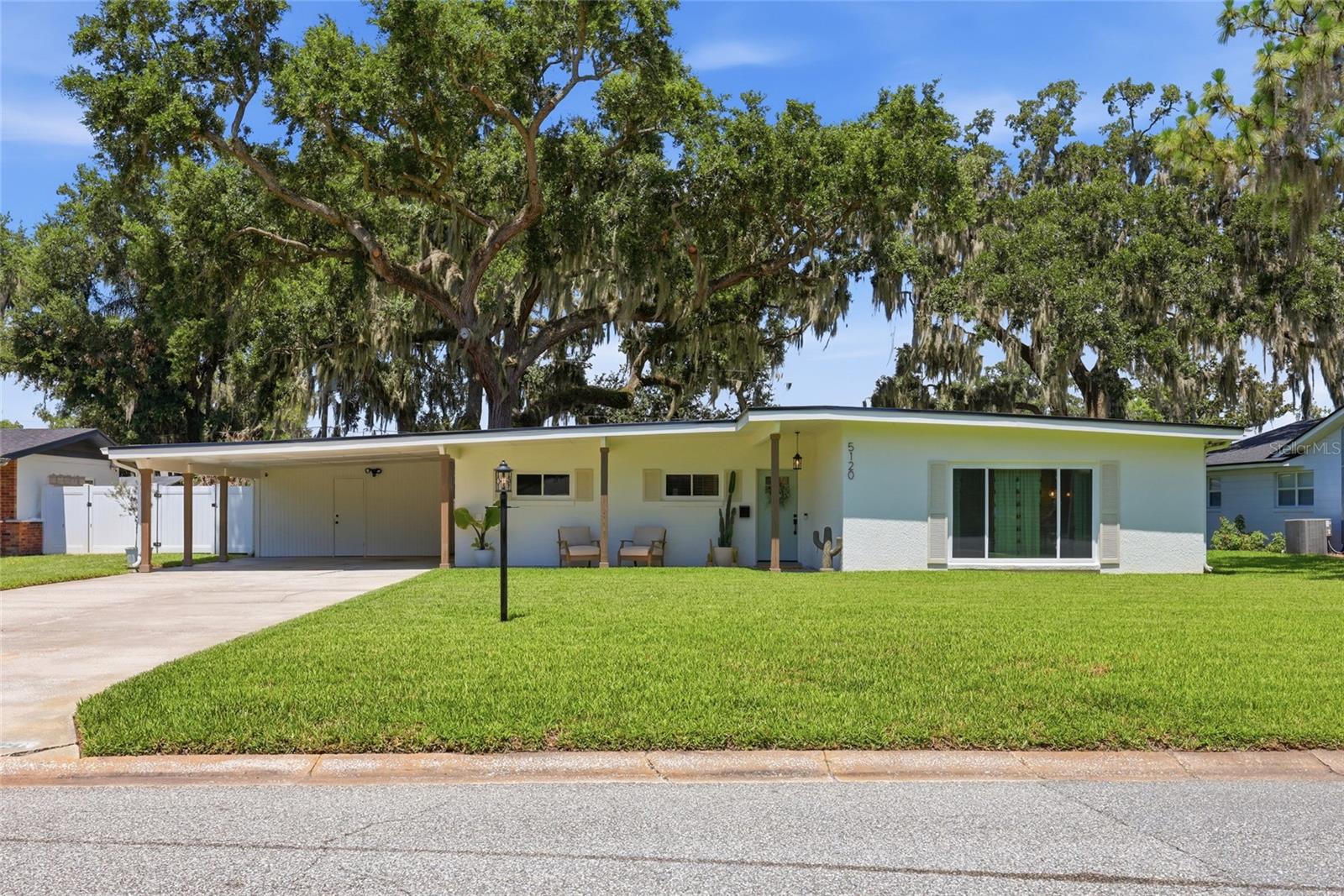 Single Family Residence em BELLE ISLE, FL - Daniel Dourado