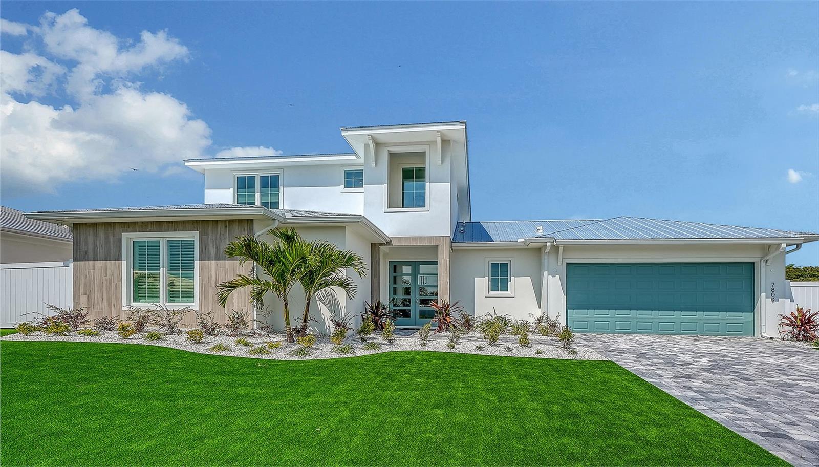 Single Family Residence in BRADENTON, FL - Daniel Dourado