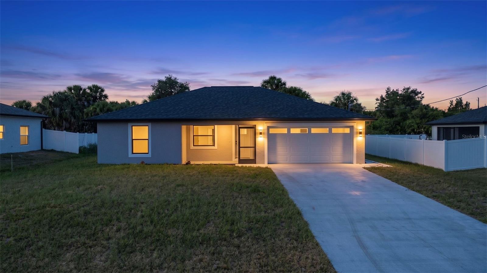 Single Family Residence em PORT CHARLOTTE, FL - Daniel Dourado