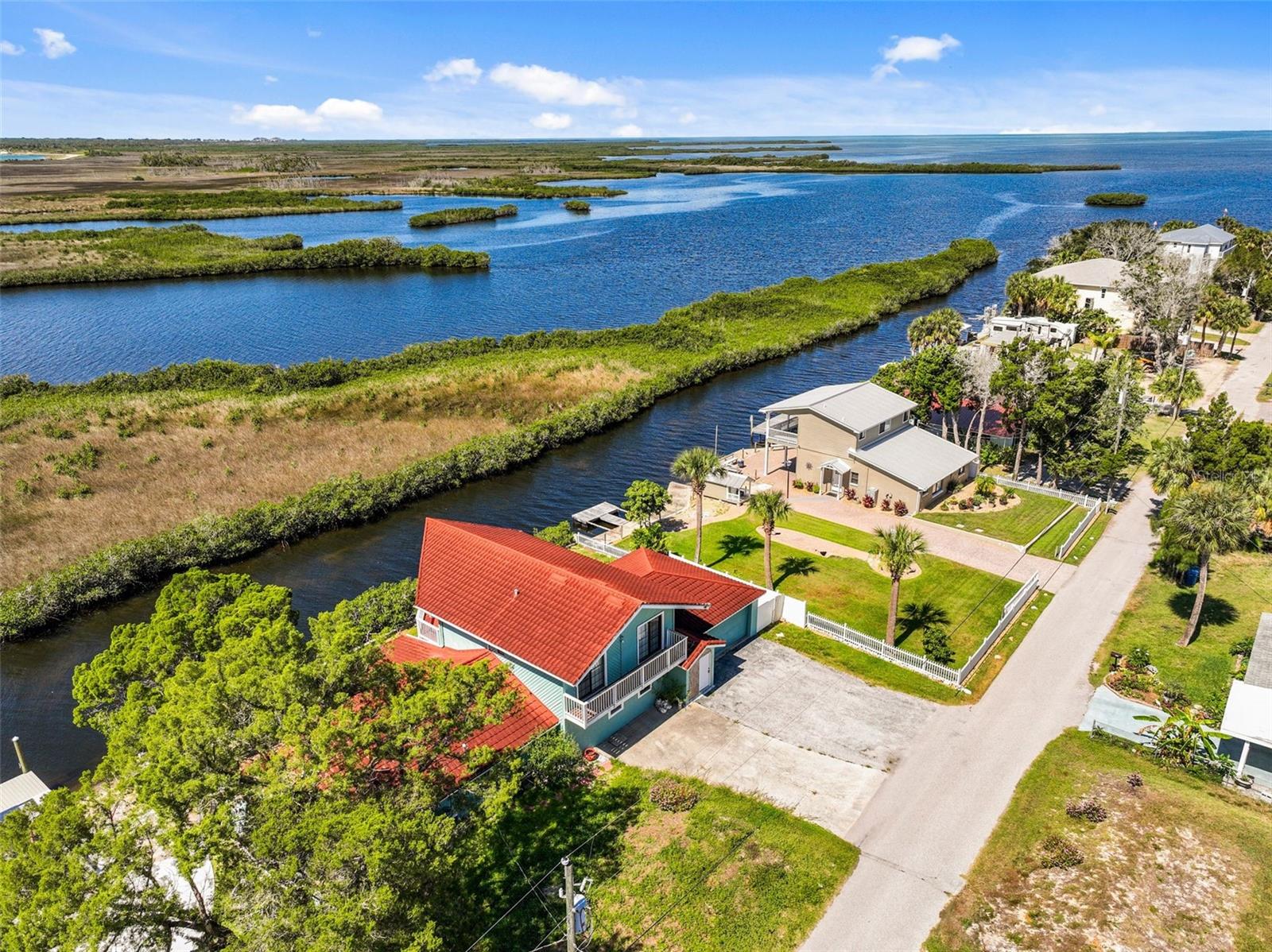Single Family Residence in SPRING HILL, FL - Daniel Dourado