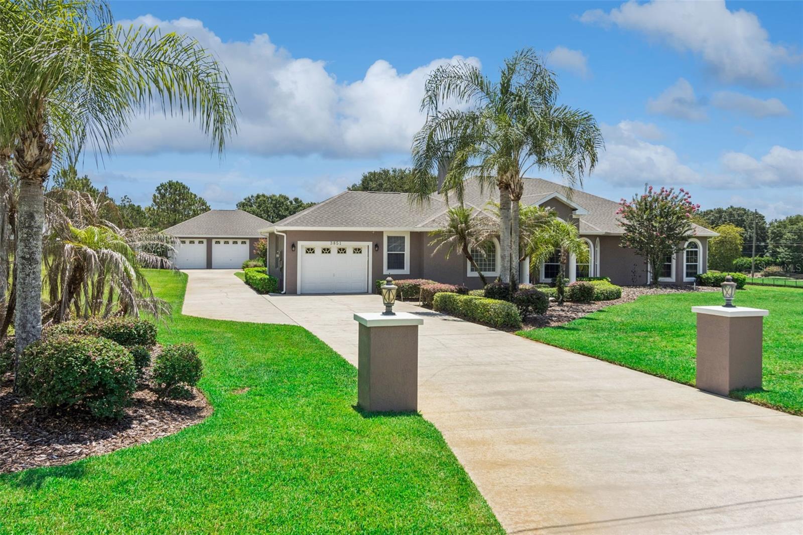 Single Family Residence in BABSON PARK, FL - Daniel Dourado