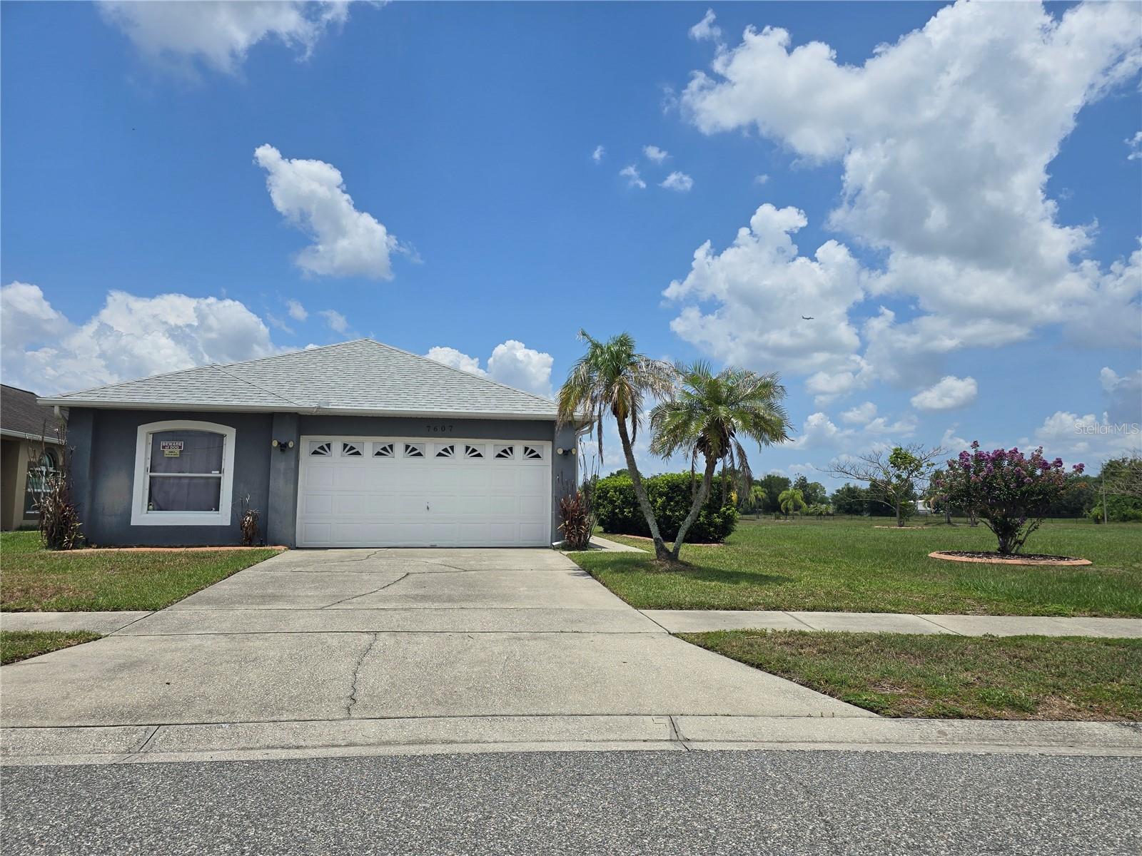Single Family Residence in ORLANDO, FL - Daniel Dourado