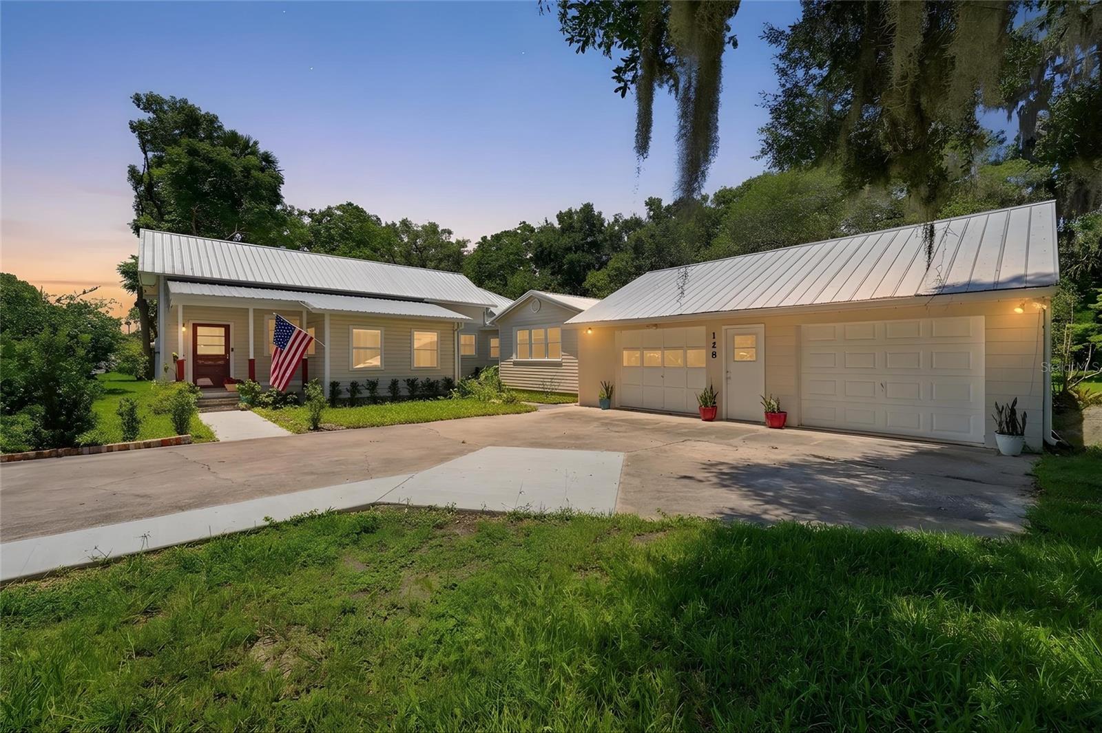 Single Family Residence em LAKE HELEN, FL - Daniel Dourado