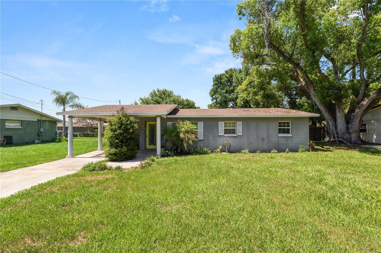 Single Family Residence in AUBURNDALE, FL - Daniel Dourado