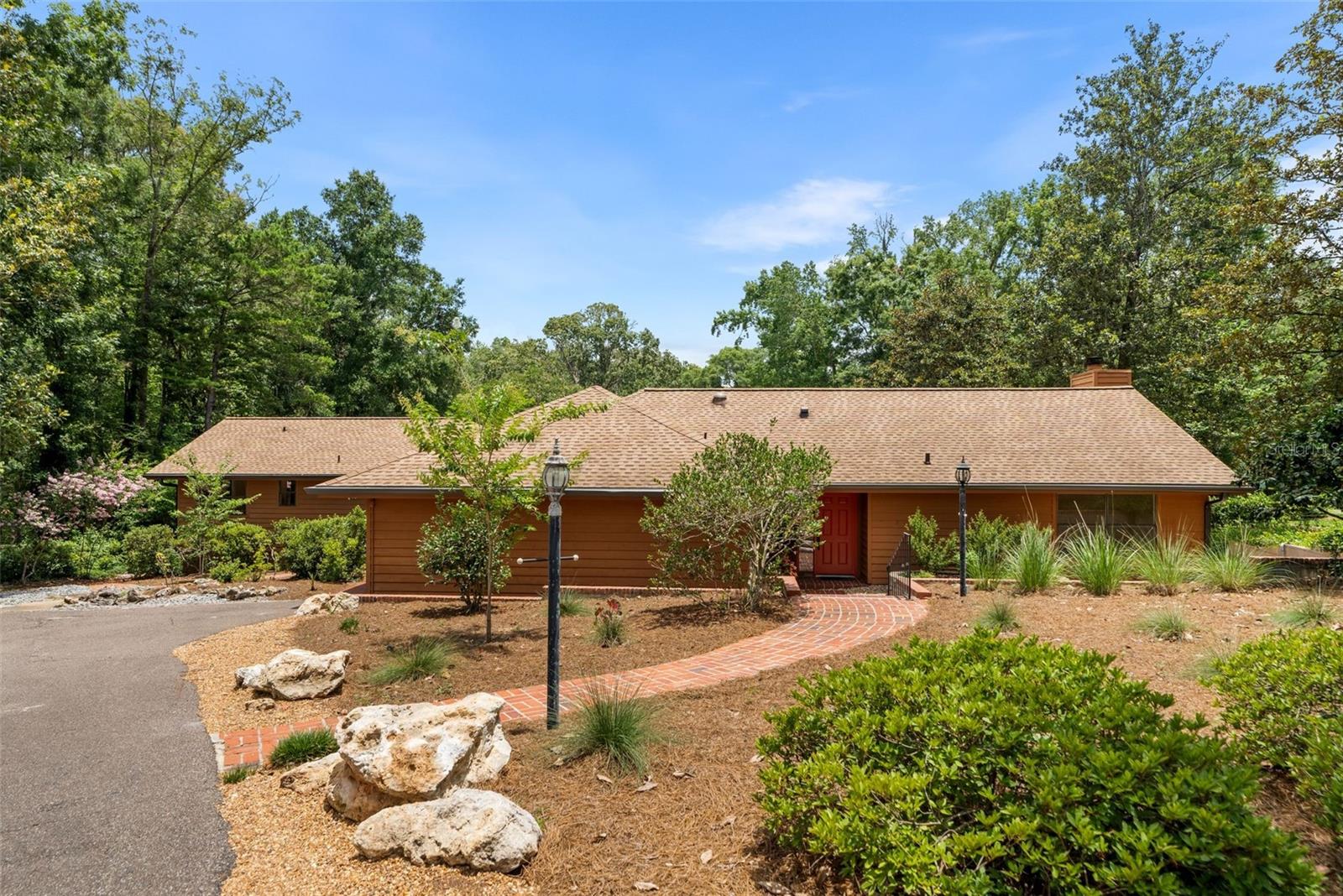 Single Family Residence in ALACHUA, FL - Daniel Dourado
