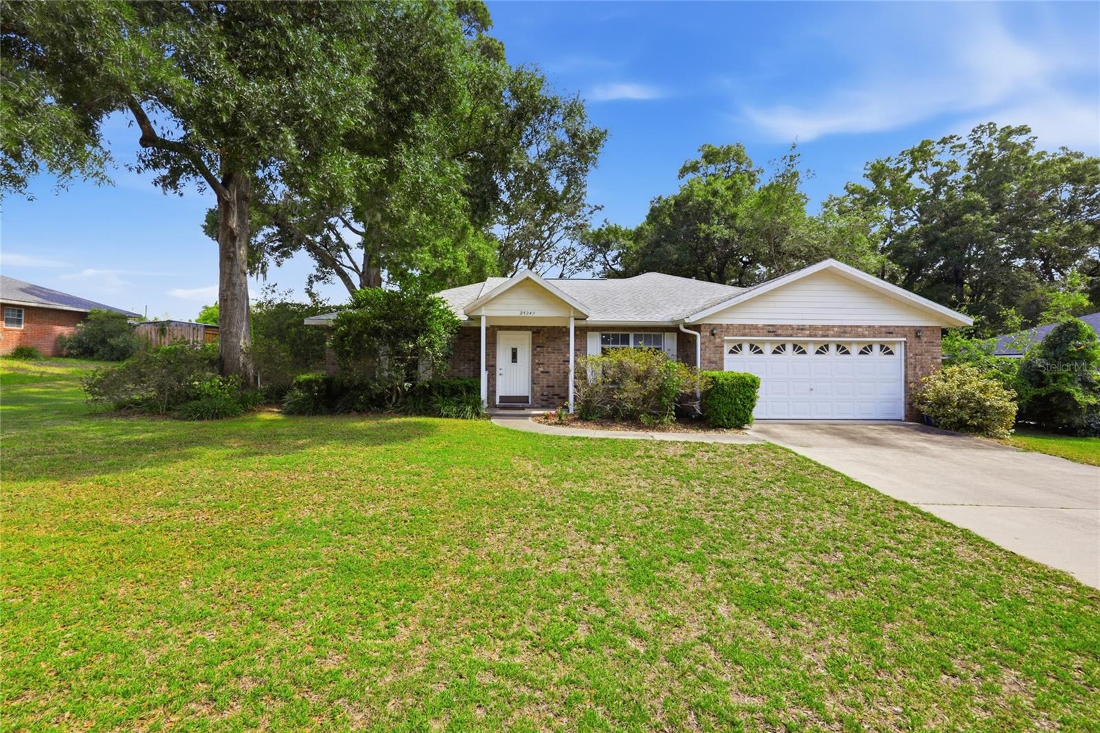 Single Family Residence em NEWBERRY, FL - Daniel Dourado