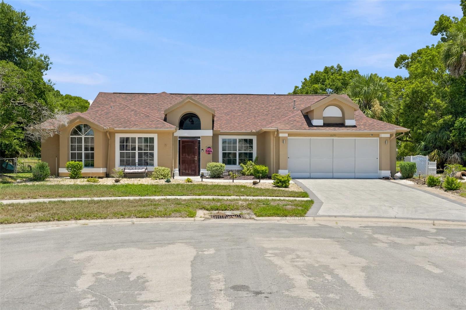 Single Family Residence in SPRING HILL, FL - Daniel Dourado