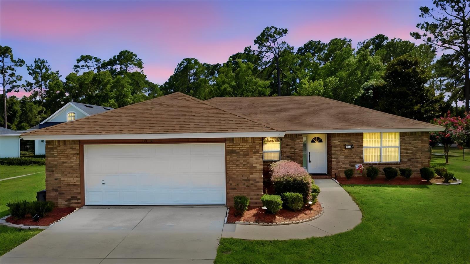 Single Family Residence in DELAND, FL - Daniel Dourado