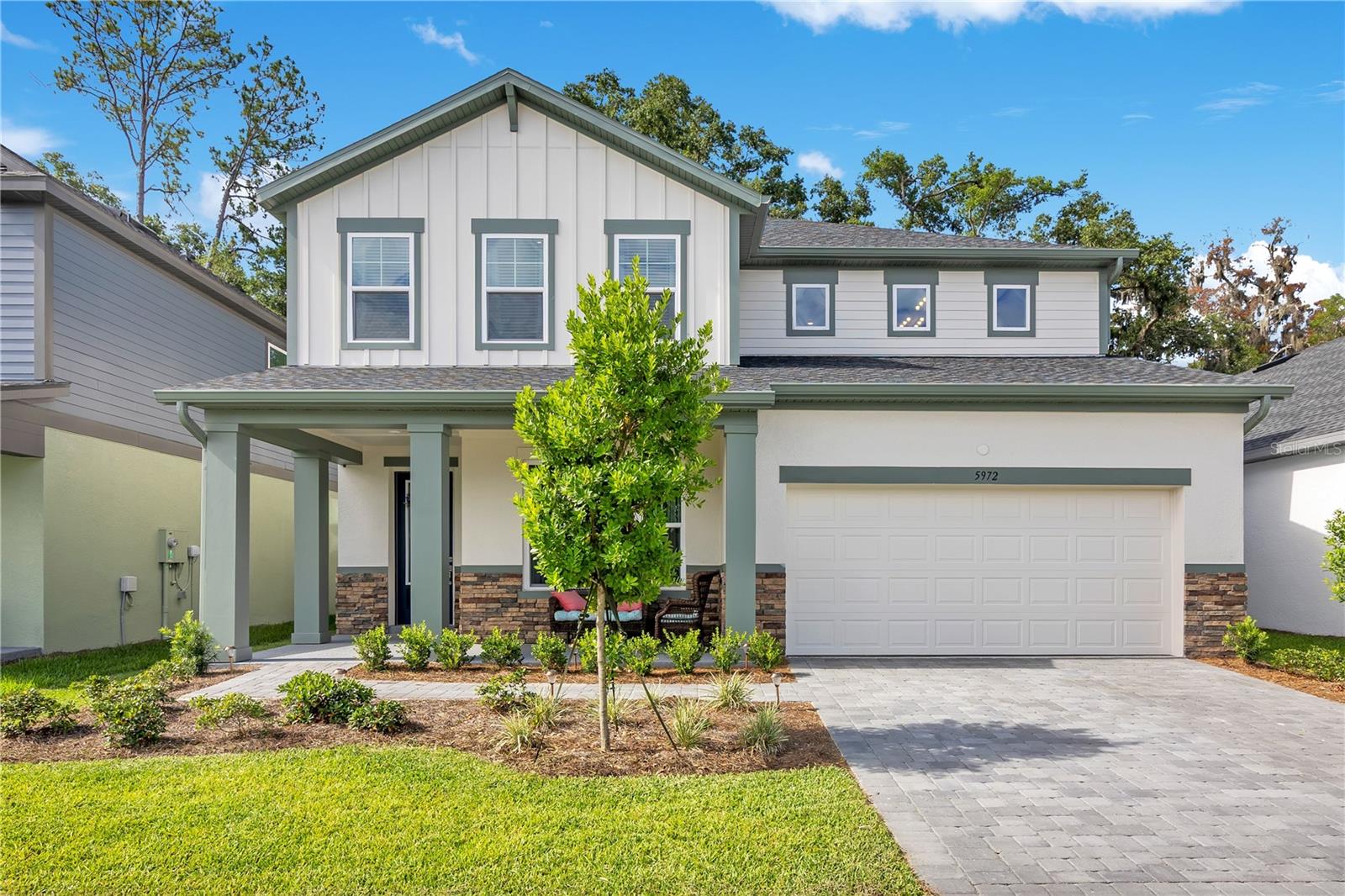 Single Family Residence in MOUNT DORA, FL - Daniel Dourado
