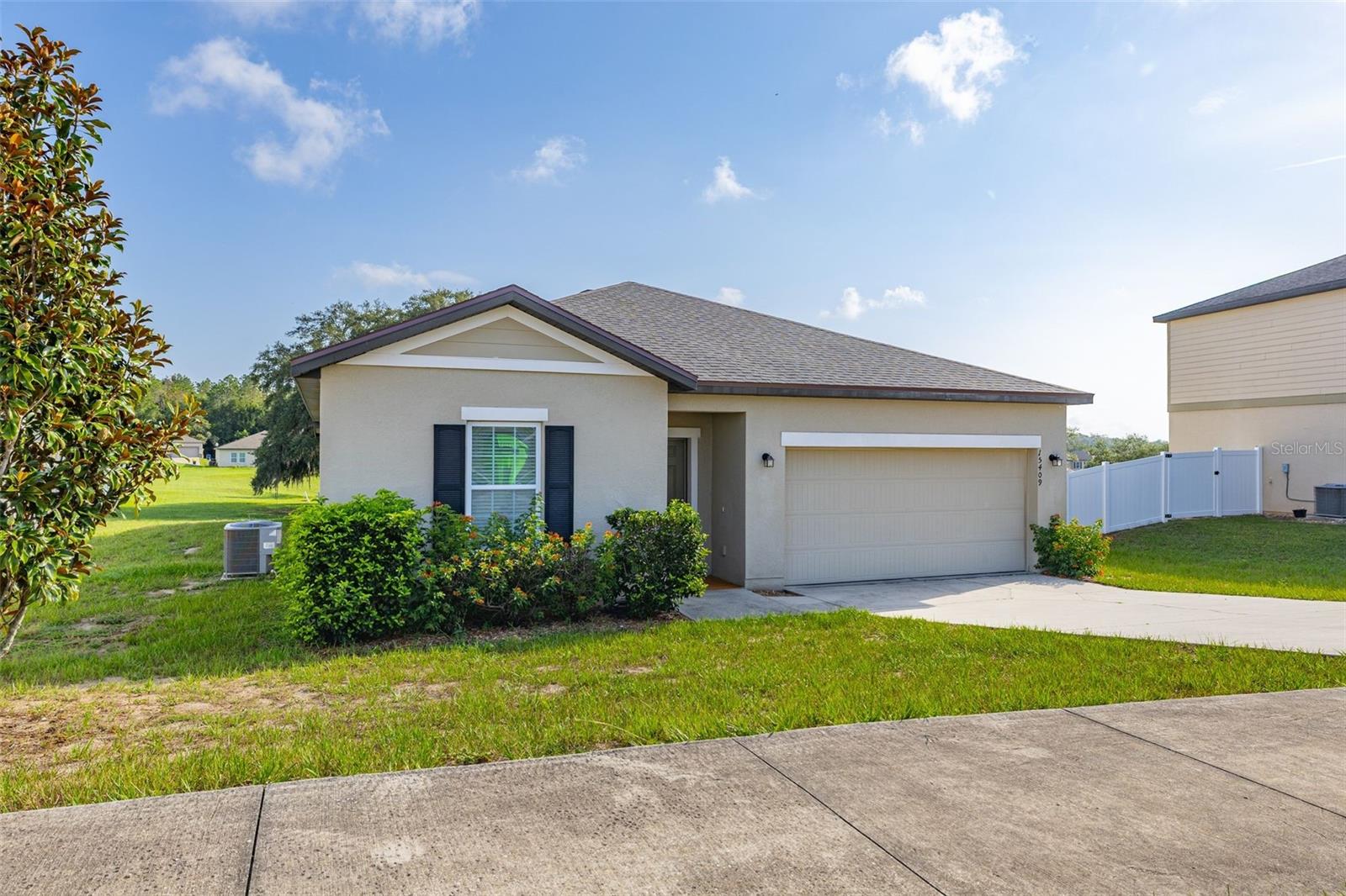 Single Family Residence em MASCOTTE, FL - Daniel Dourado