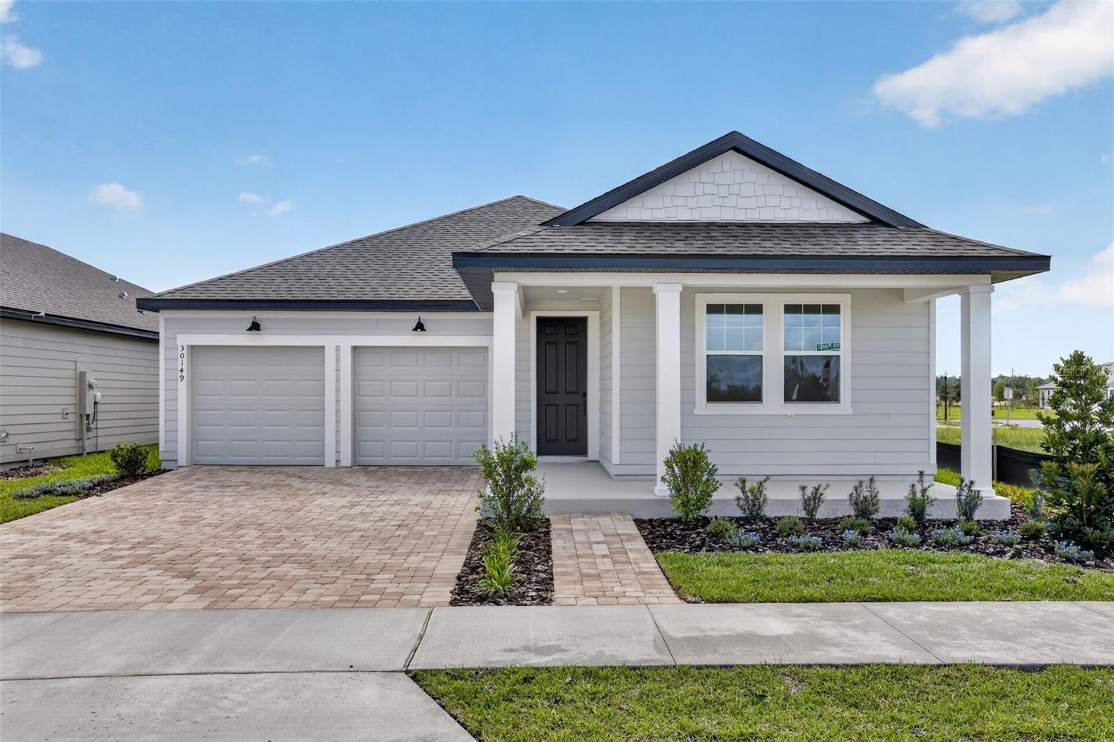 Single Family Residence in MOUNT DORA, FL - Daniel Dourado