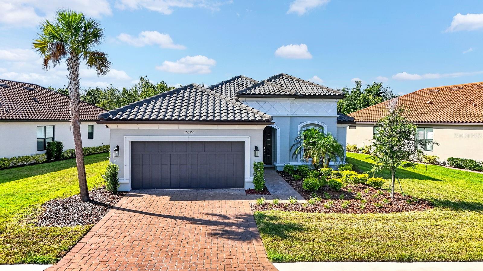Single Family Residence in PALMETTO, FL - Daniel Dourado