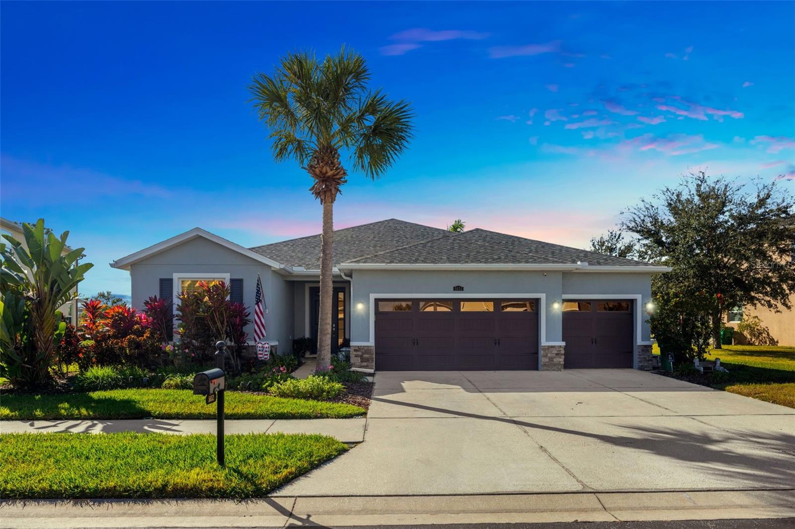 Single Family Residence em WESLEY CHAPEL, FL - Daniel Dourado