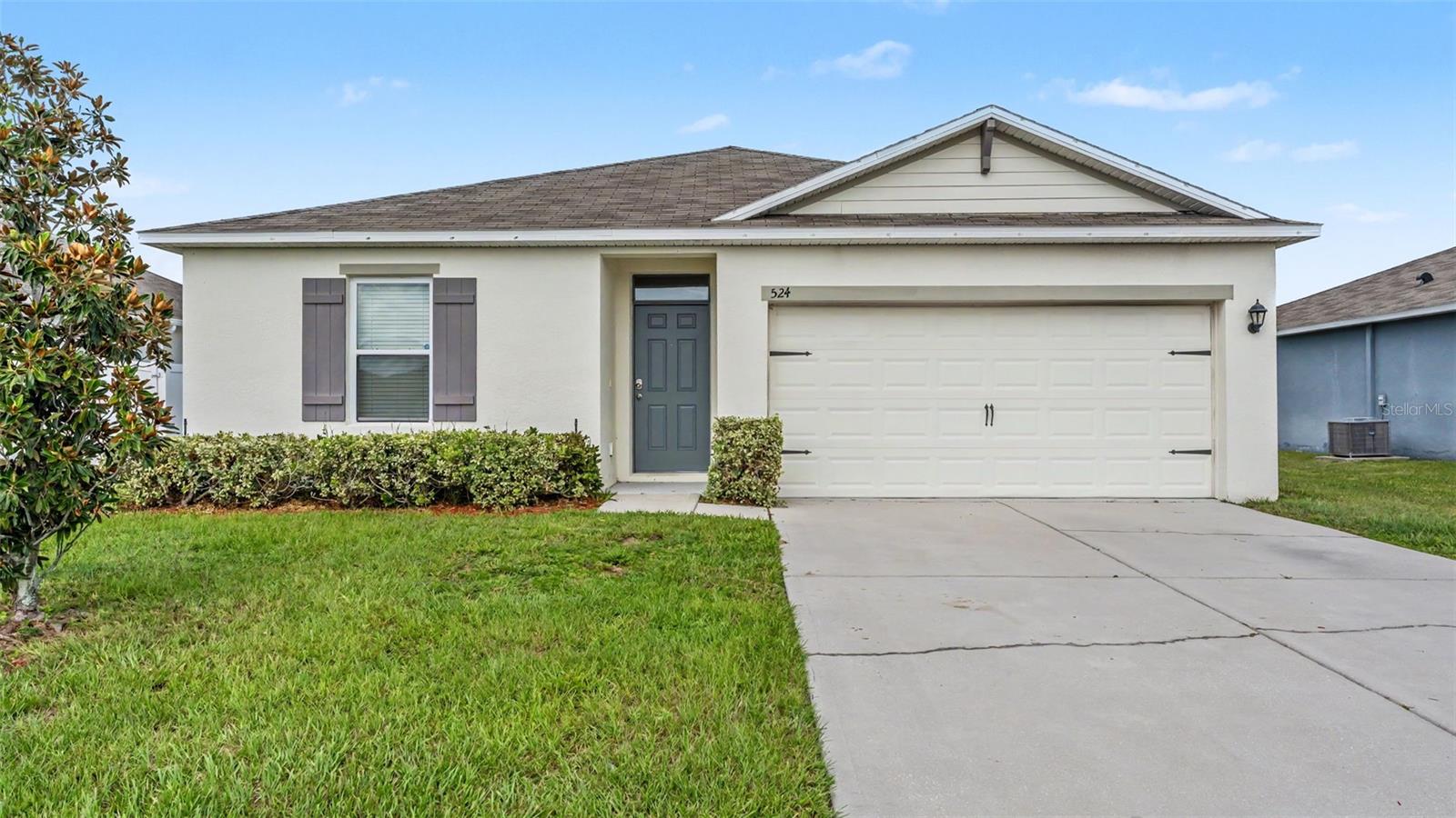 Single Family Residence in AUBURNDALE, FL - Daniel Dourado