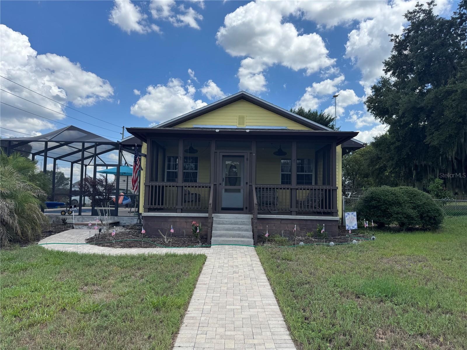 Single Family Residence in FROSTPROOF, FL - Daniel Dourado