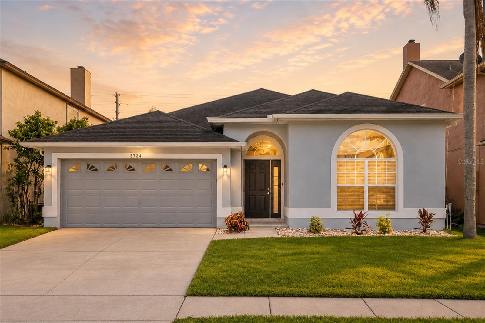 Single Family Residence em OVIEDO, FL - Daniel Dourado