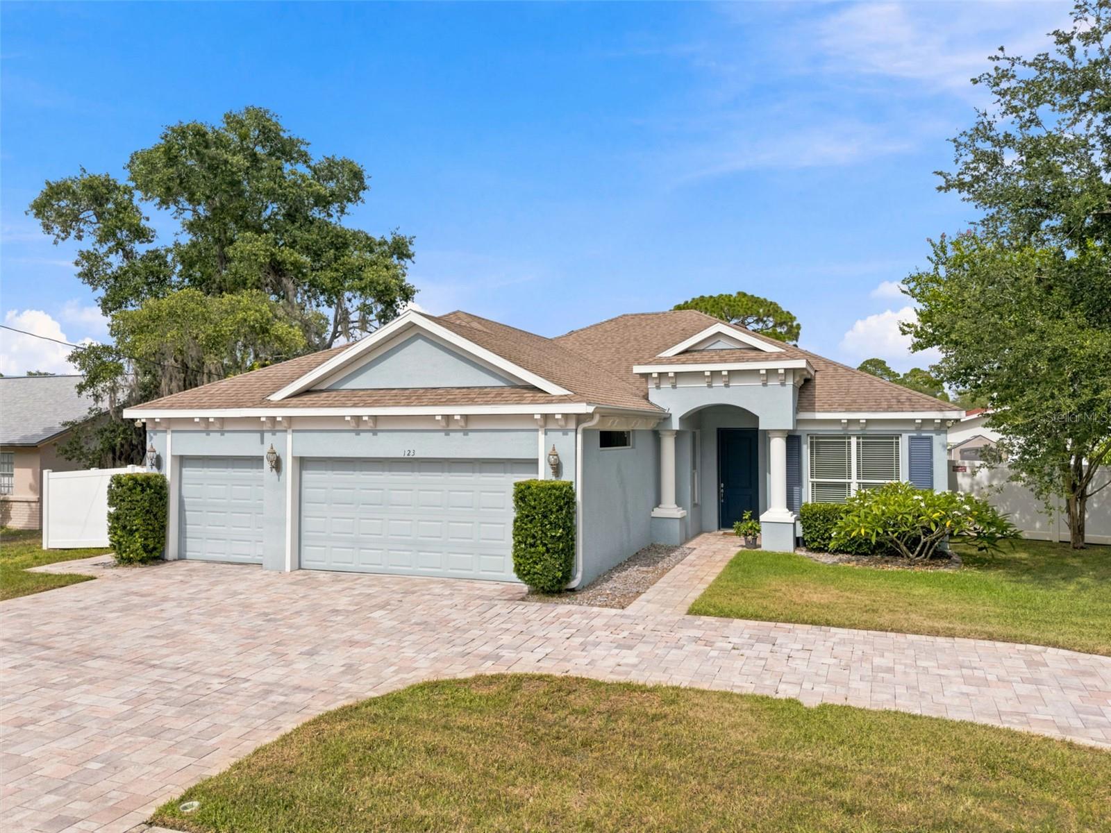 Single Family Residence in TARPON SPRINGS, FL - Daniel Dourado