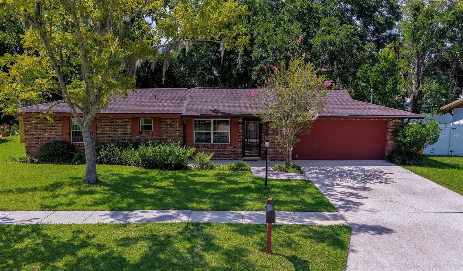 Single Family Residence em SOUTH DAYTONA, FL - Daniel Dourado