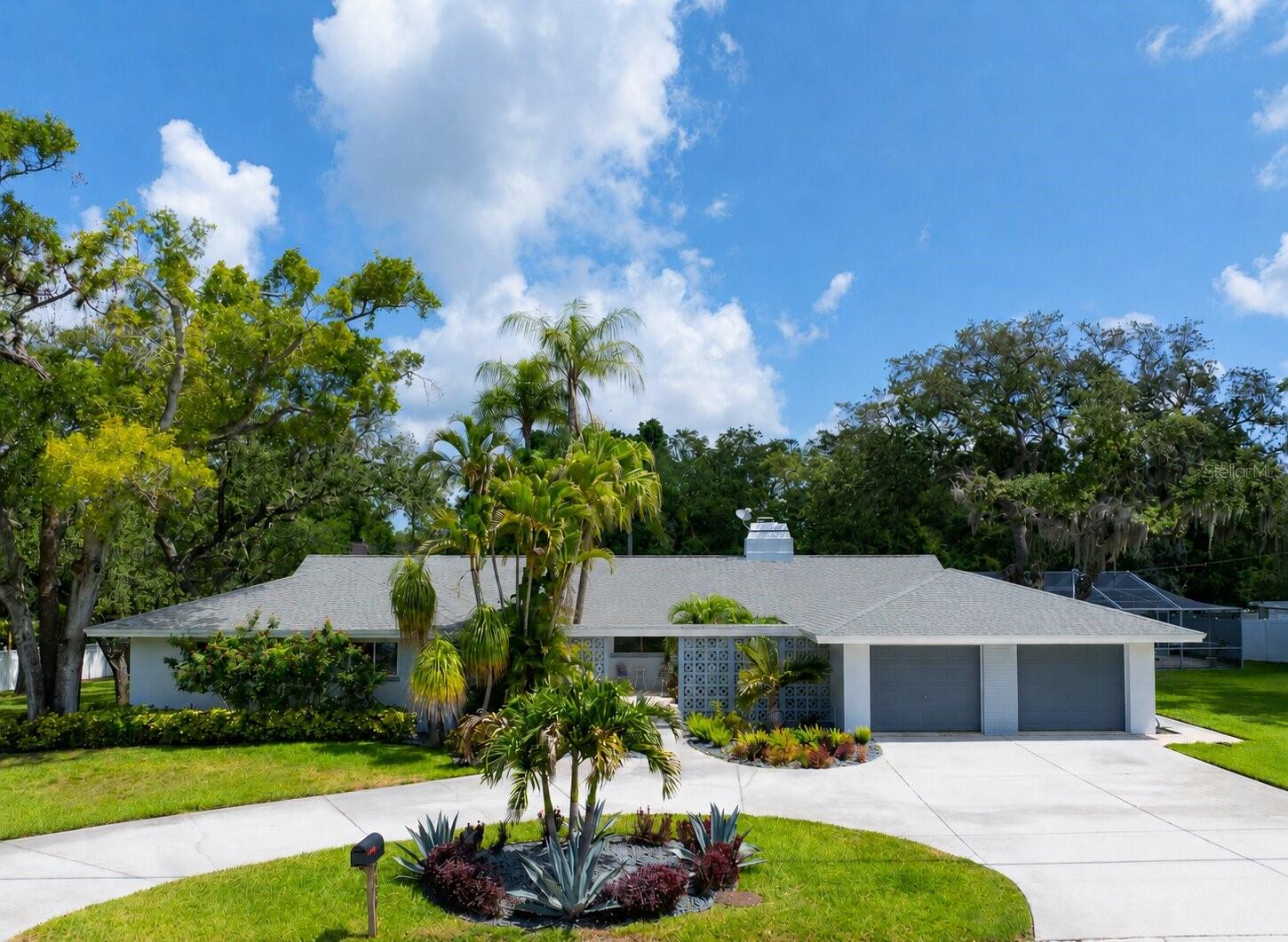 Single Family Residence em DUNEDIN, FL - Daniel Dourado