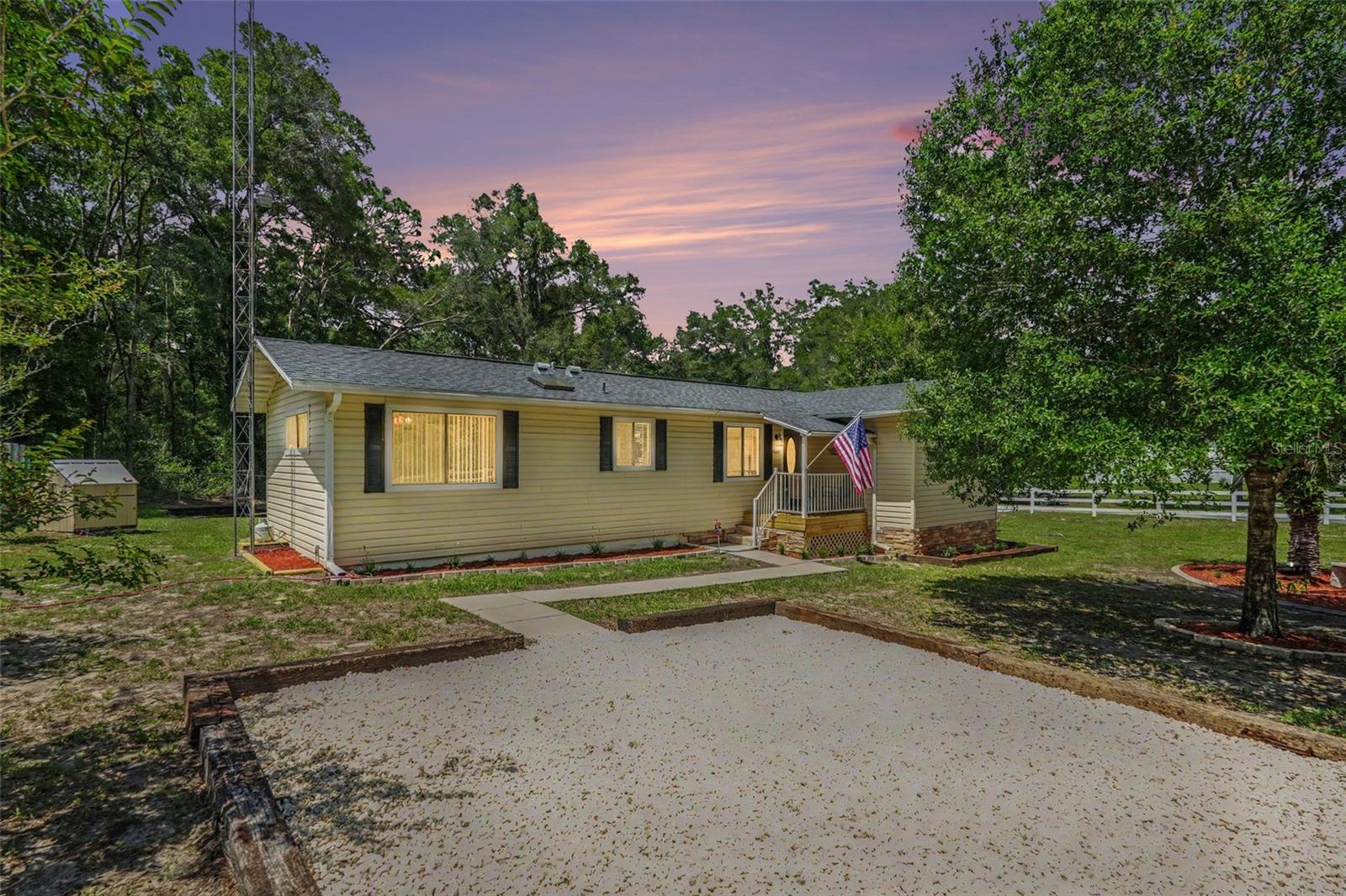 Single Family Residence in DUNNELLON, FL - Daniel Dourado