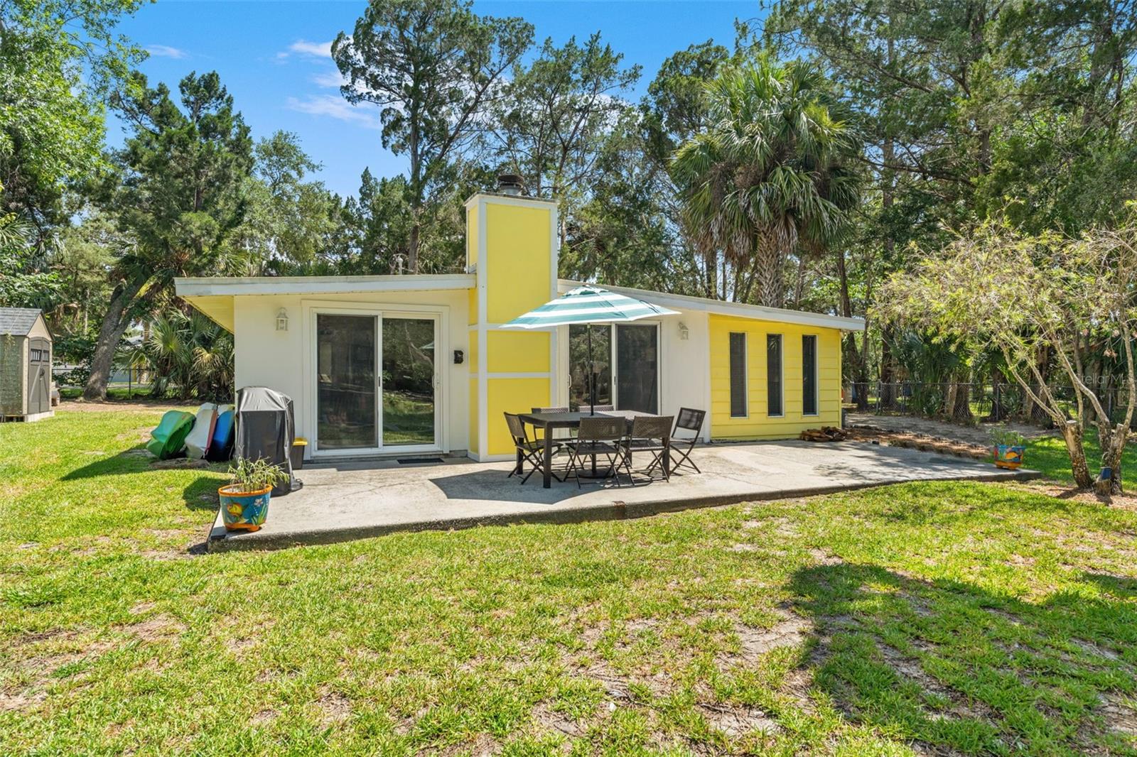 Single Family Residence em WEEKI WACHEE, FL - Daniel Dourado