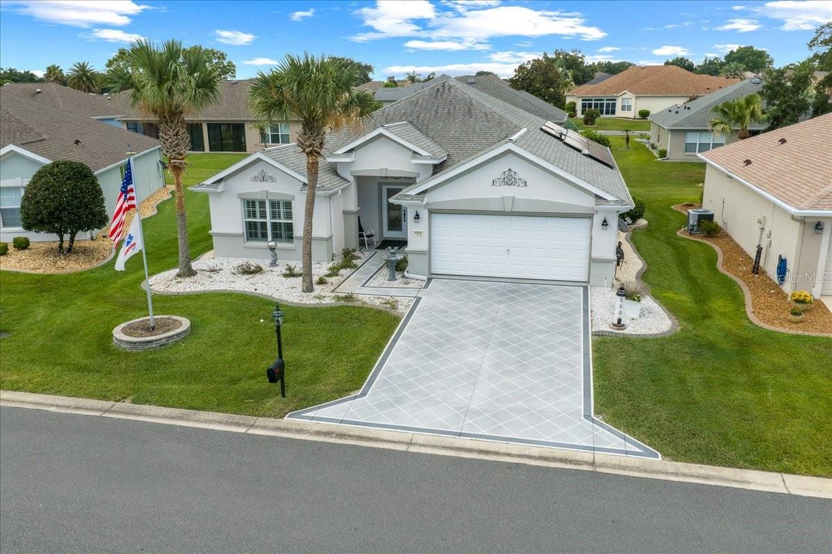 Single Family Residence in SUMMERFIELD, FL - Daniel Dourado