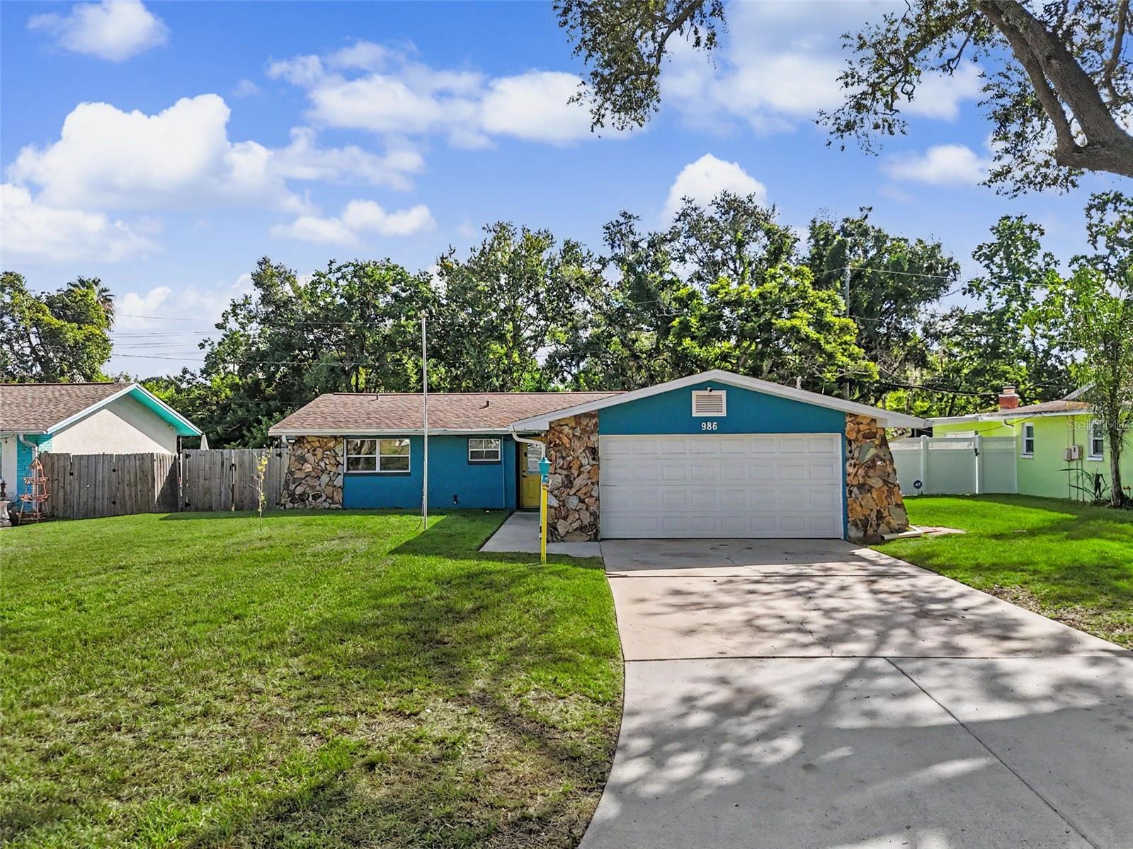 Single Family Residence em DUNEDIN, FL - Daniel Dourado
