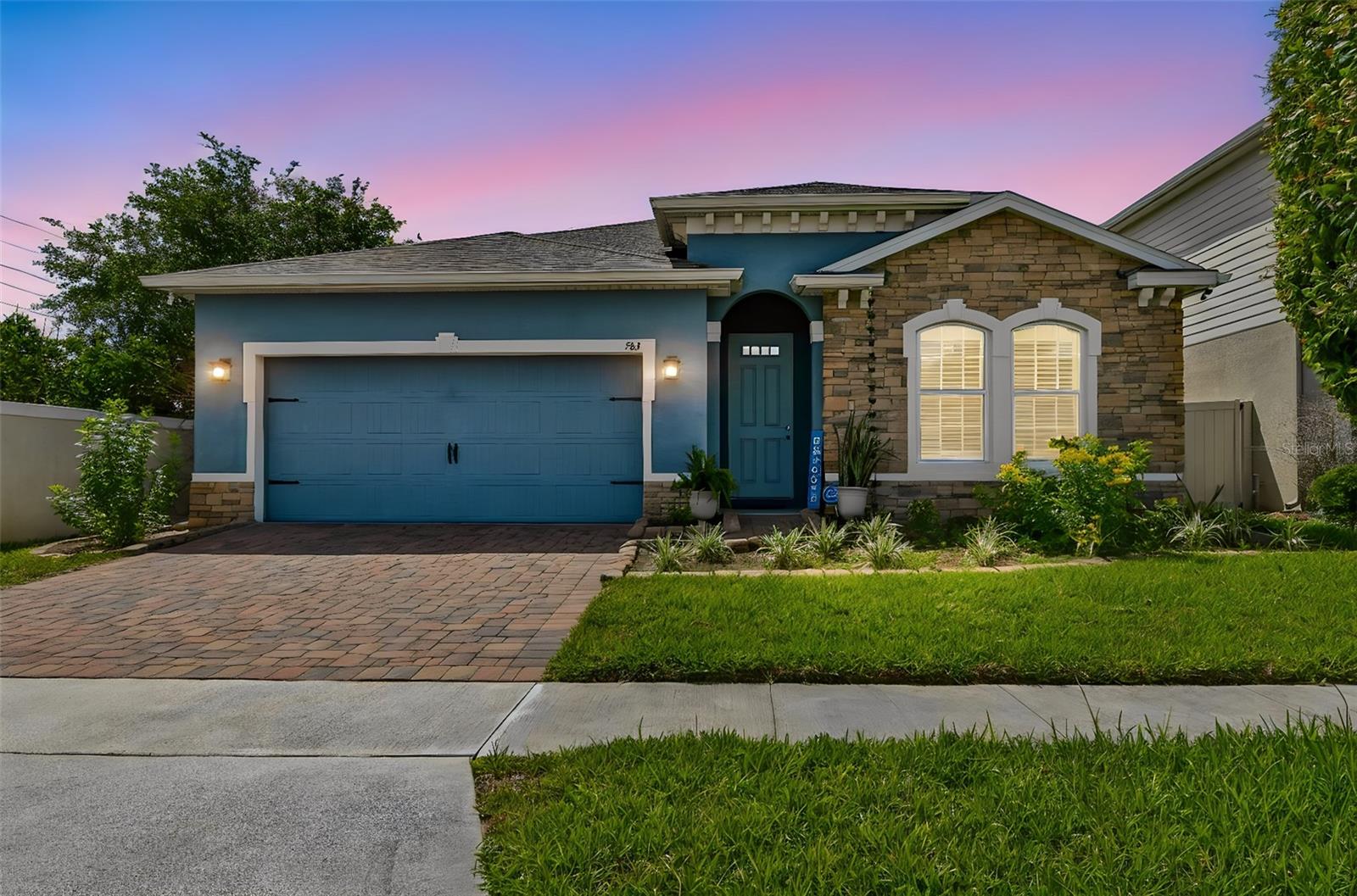 Single Family Residence in DAVENPORT, FL - Daniel Dourado