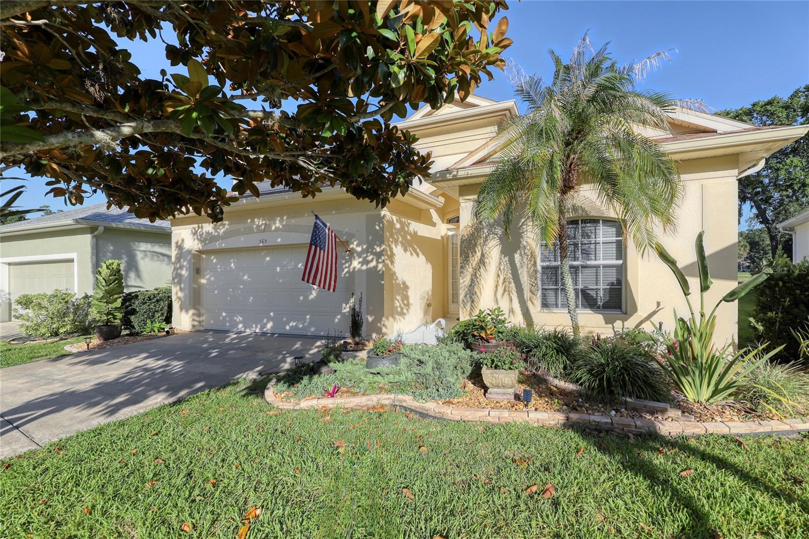 Single Family Residence em TITUSVILLE, FL - Daniel Dourado