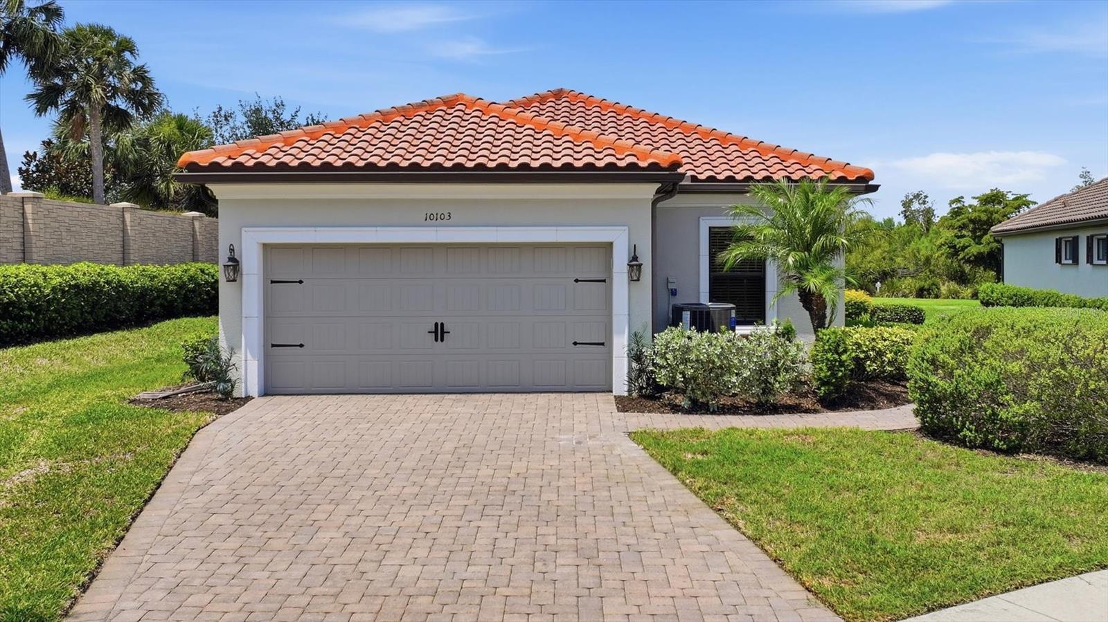 Single Family Residence in PALMETTO, FL - Daniel Dourado