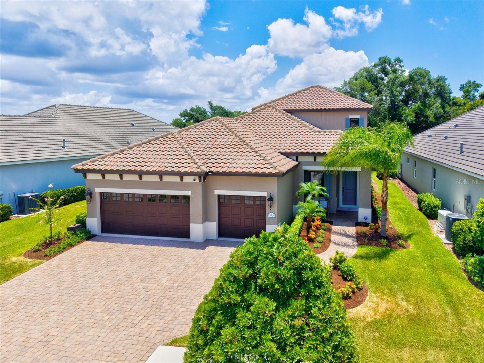 Single Family Residence in VENICE, FL - Daniel Dourado