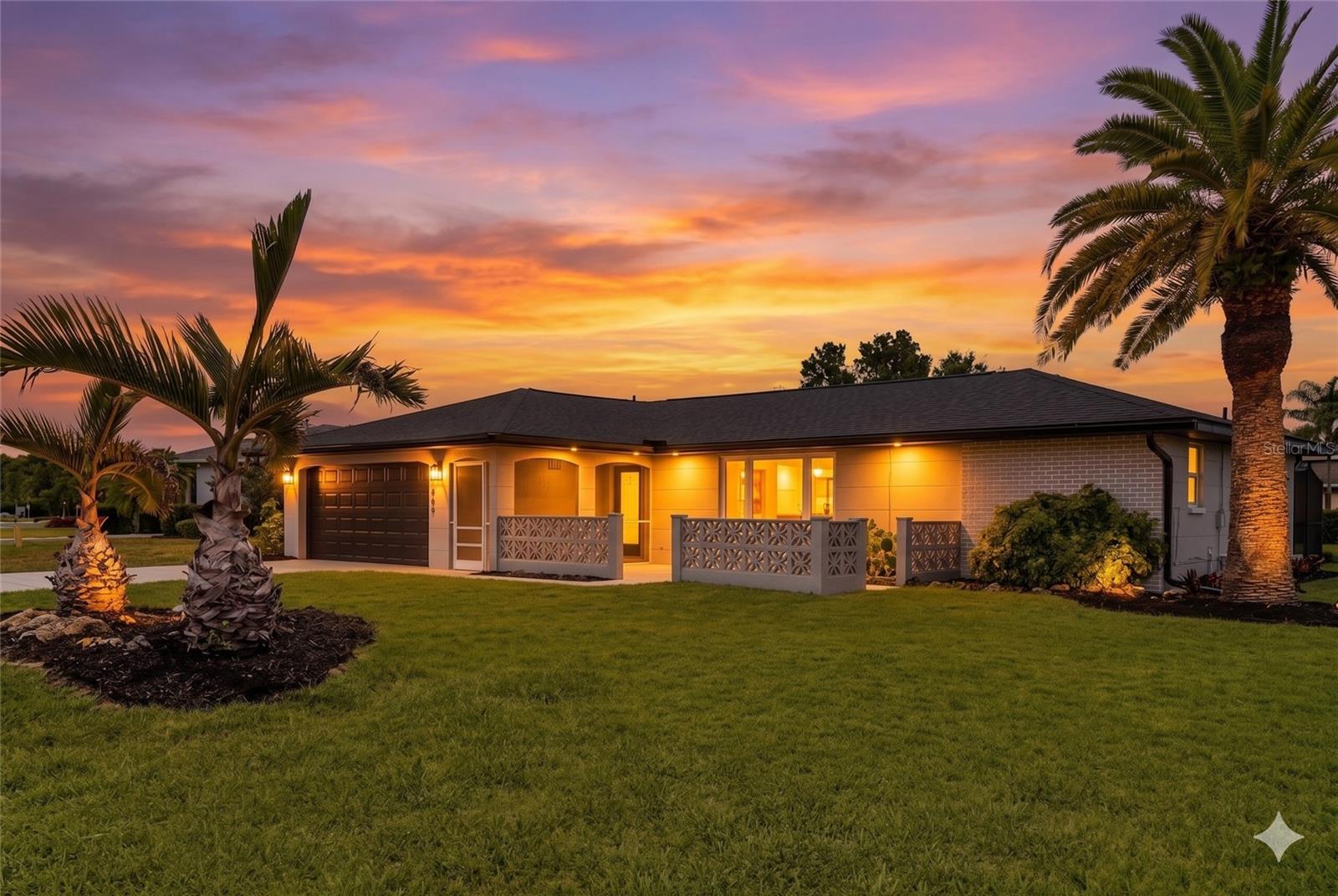 Single Family Residence in VENICE, FL - Daniel Dourado