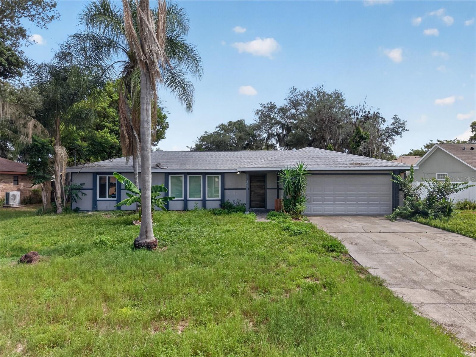 Single Family Residence in DELTONA, FL - Daniel Dourado