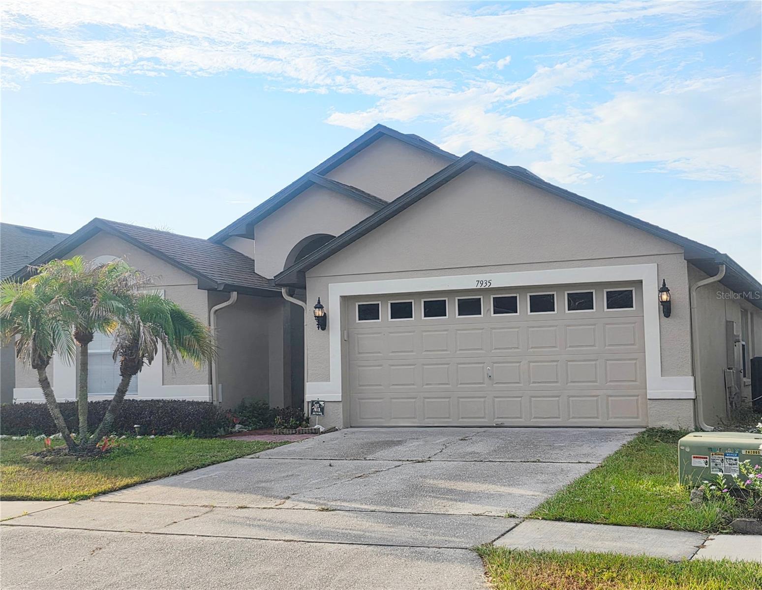 Single Family Residence in ORLANDO, FL - Daniel Dourado