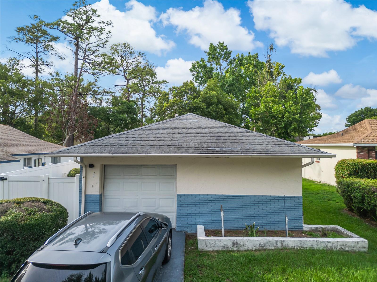 Single Family Residence in ORLANDO, FL - Daniel Dourado