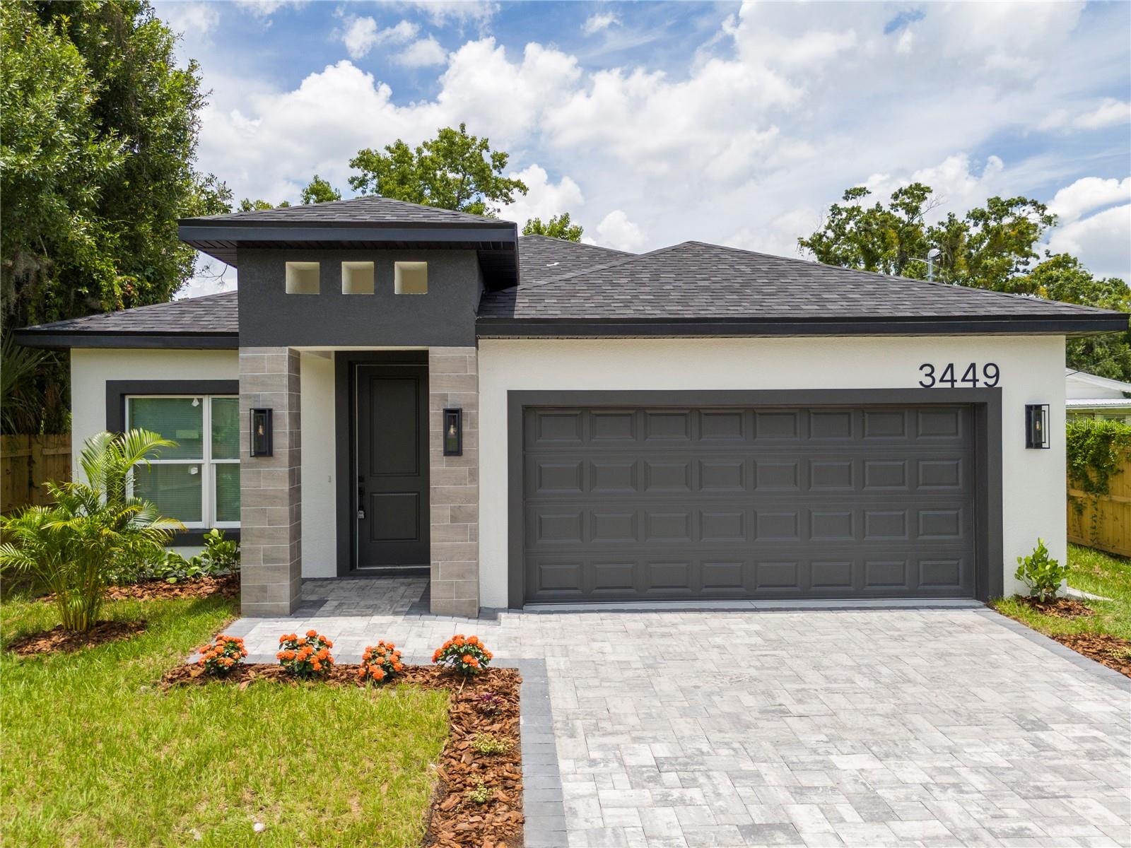 Single Family Residence in ORLANDO, FL - Daniel Dourado