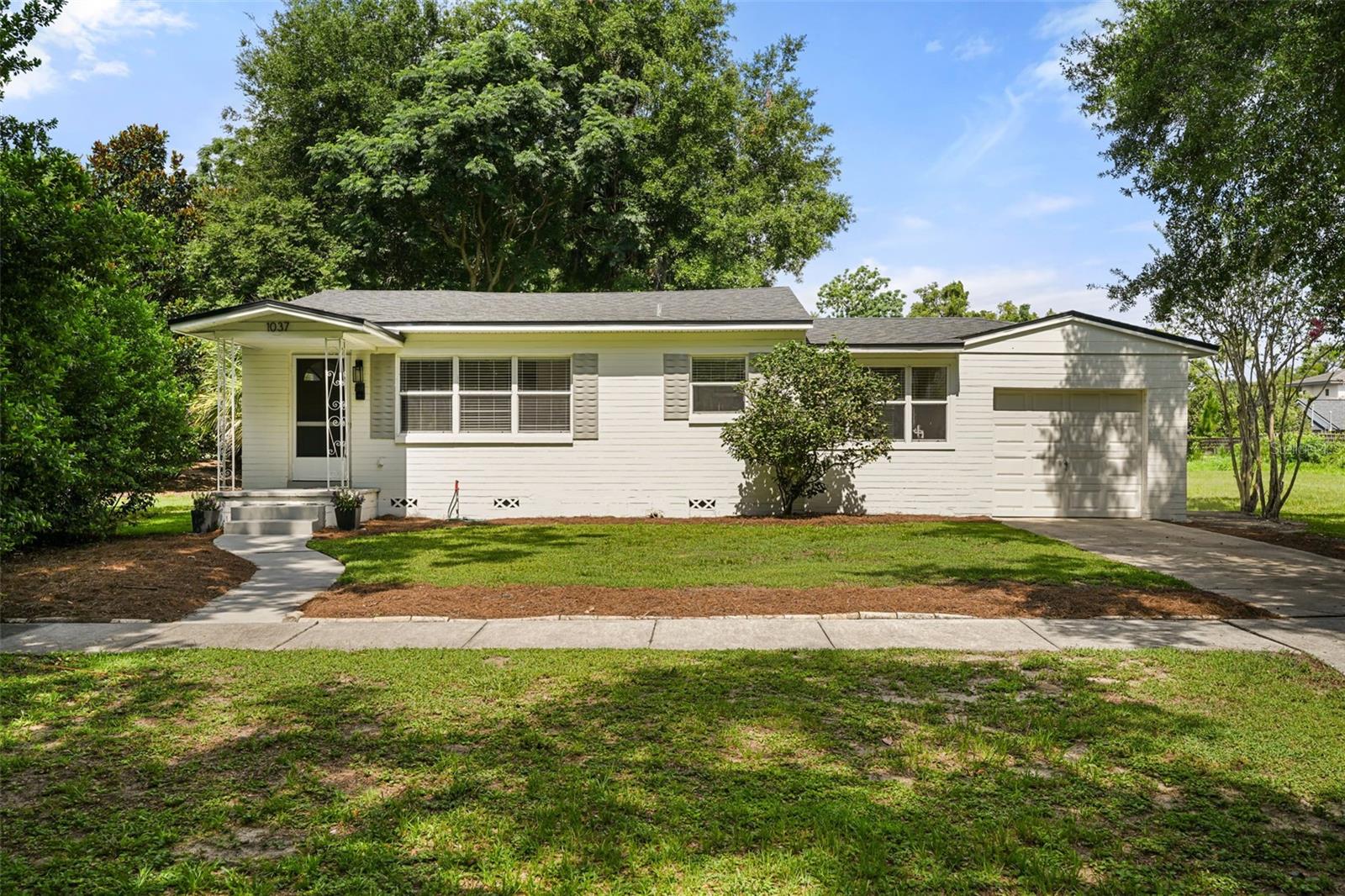 Single Family Residence in WINTER PARK, FL - Daniel Dourado