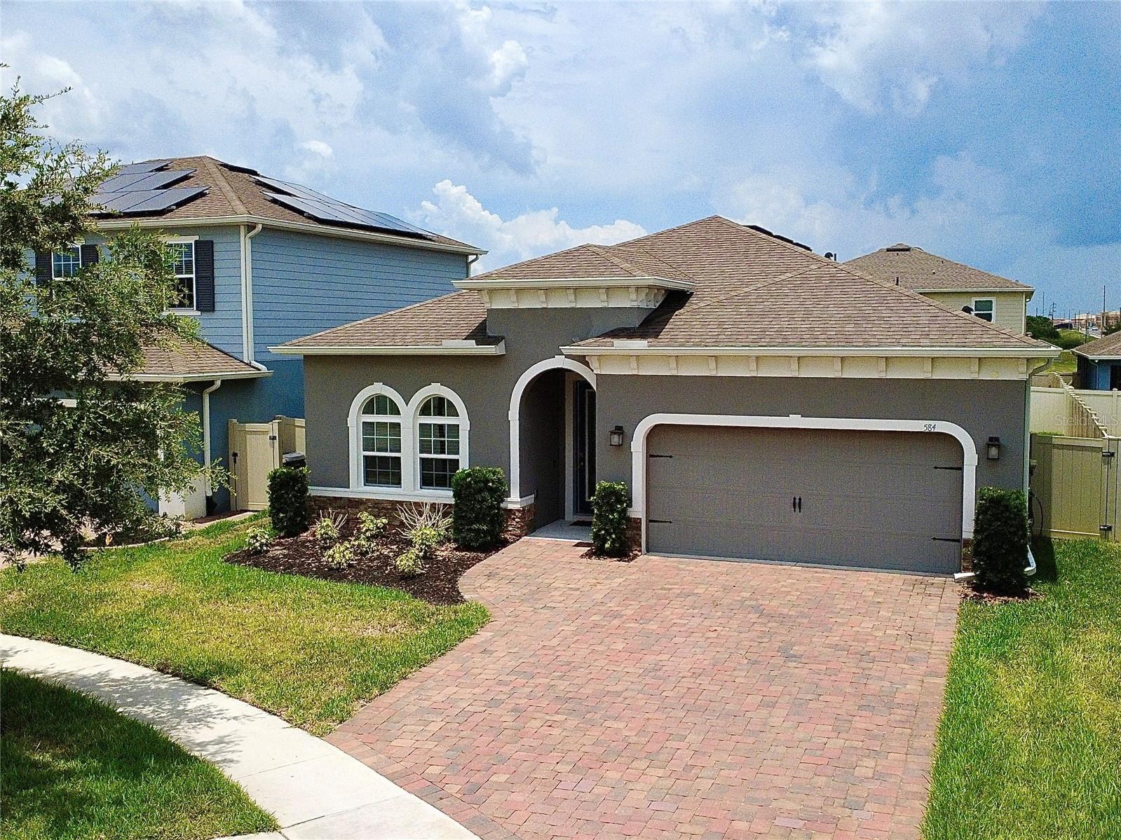 Single Family Residence in DAVENPORT, FL - Daniel Dourado
