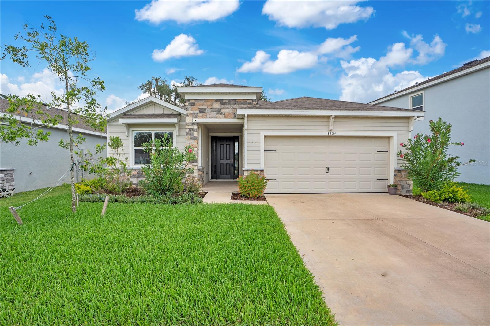 Single Family Residence in PLANT CITY, FL - Daniel Dourado