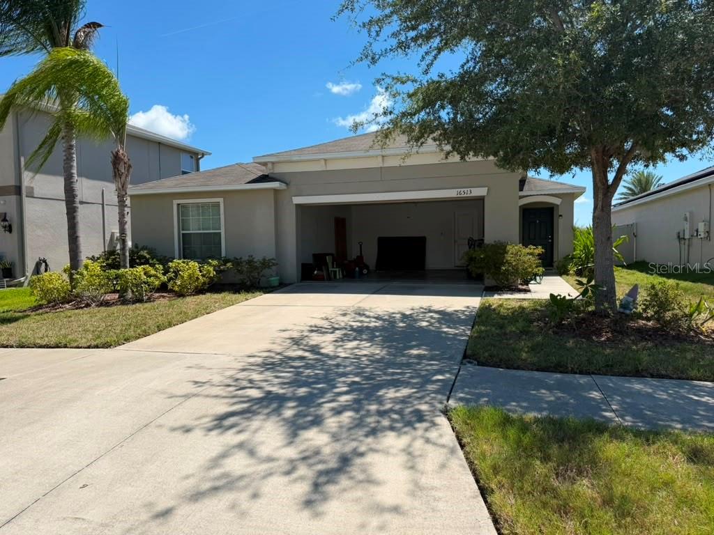 Single Family Residence in WIMAUMA, FL - Daniel Dourado