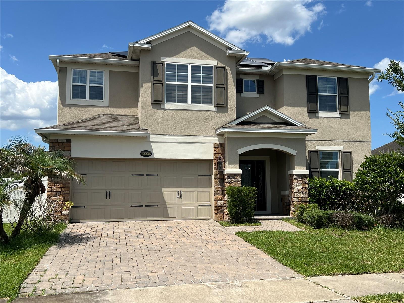Single Family Residence in ORLANDO, FL - Daniel Dourado