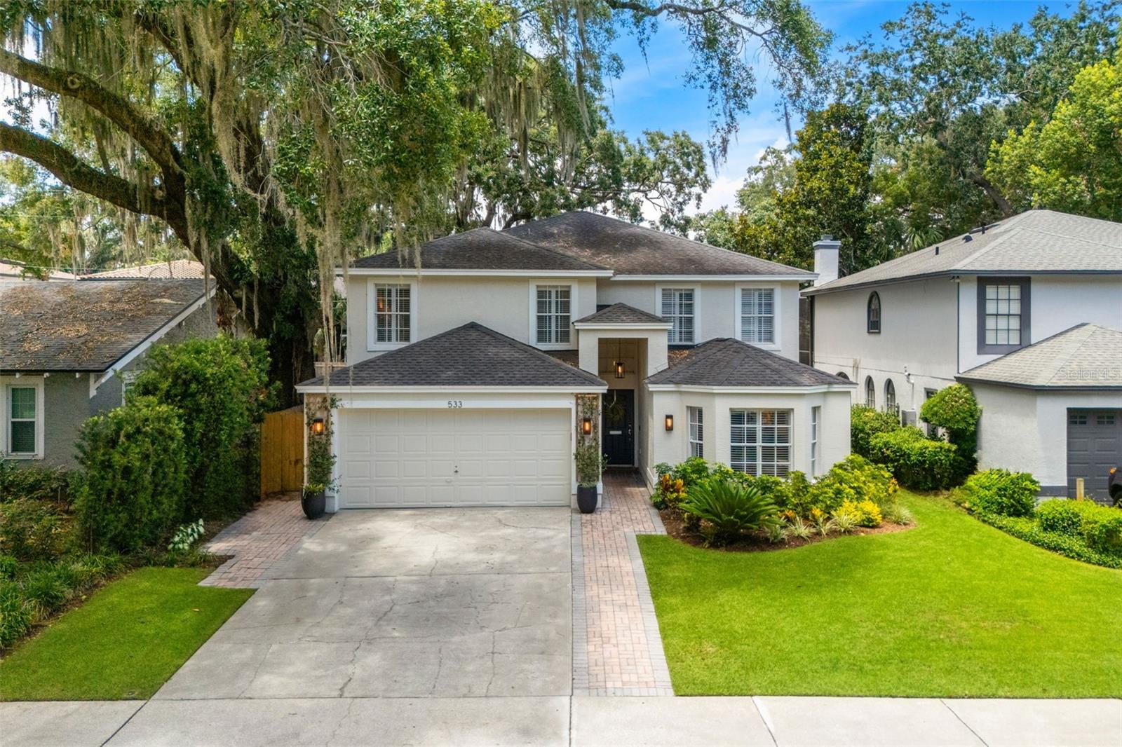 Single Family Residence in ORLANDO, FL - Daniel Dourado