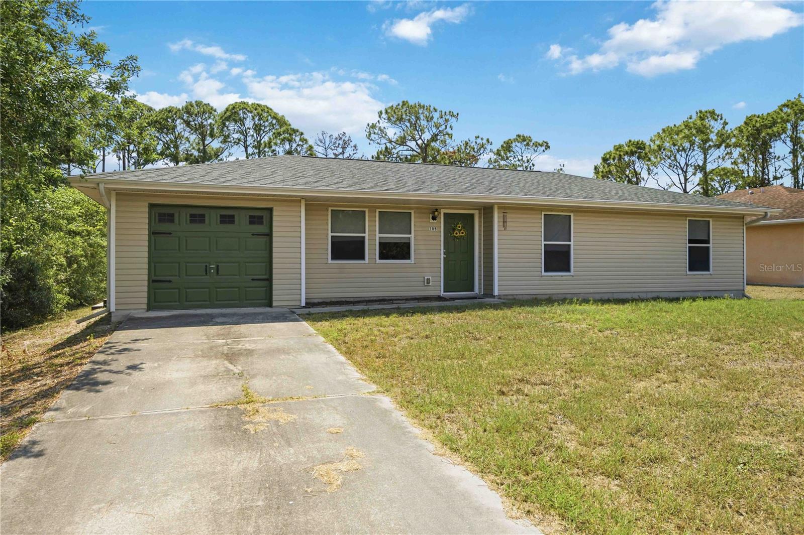 Single Family Residence em PORT CHARLOTTE, FL - Daniel Dourado