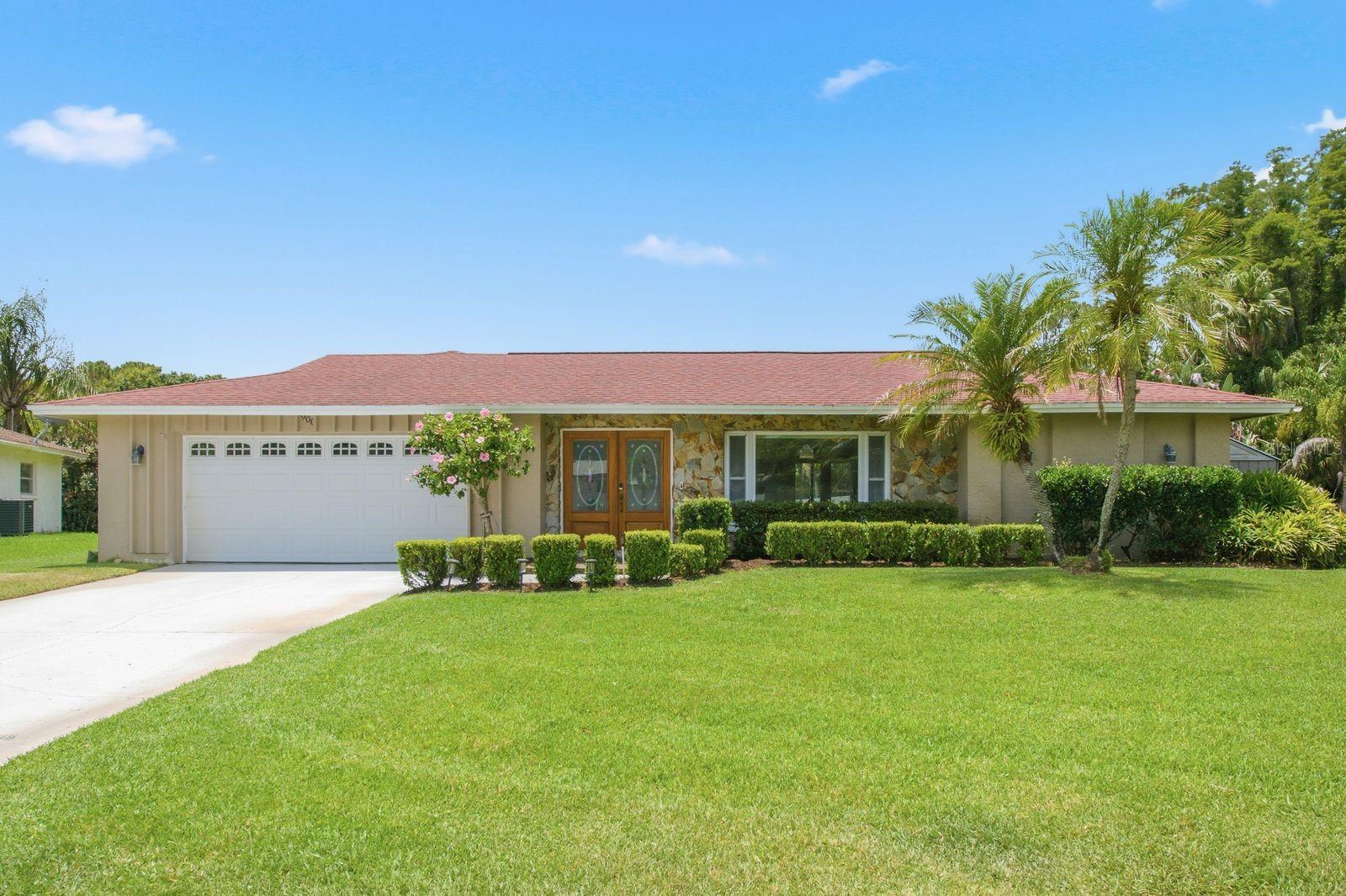 Single Family Residence in PALM HARBOR, FL - Daniel Dourado